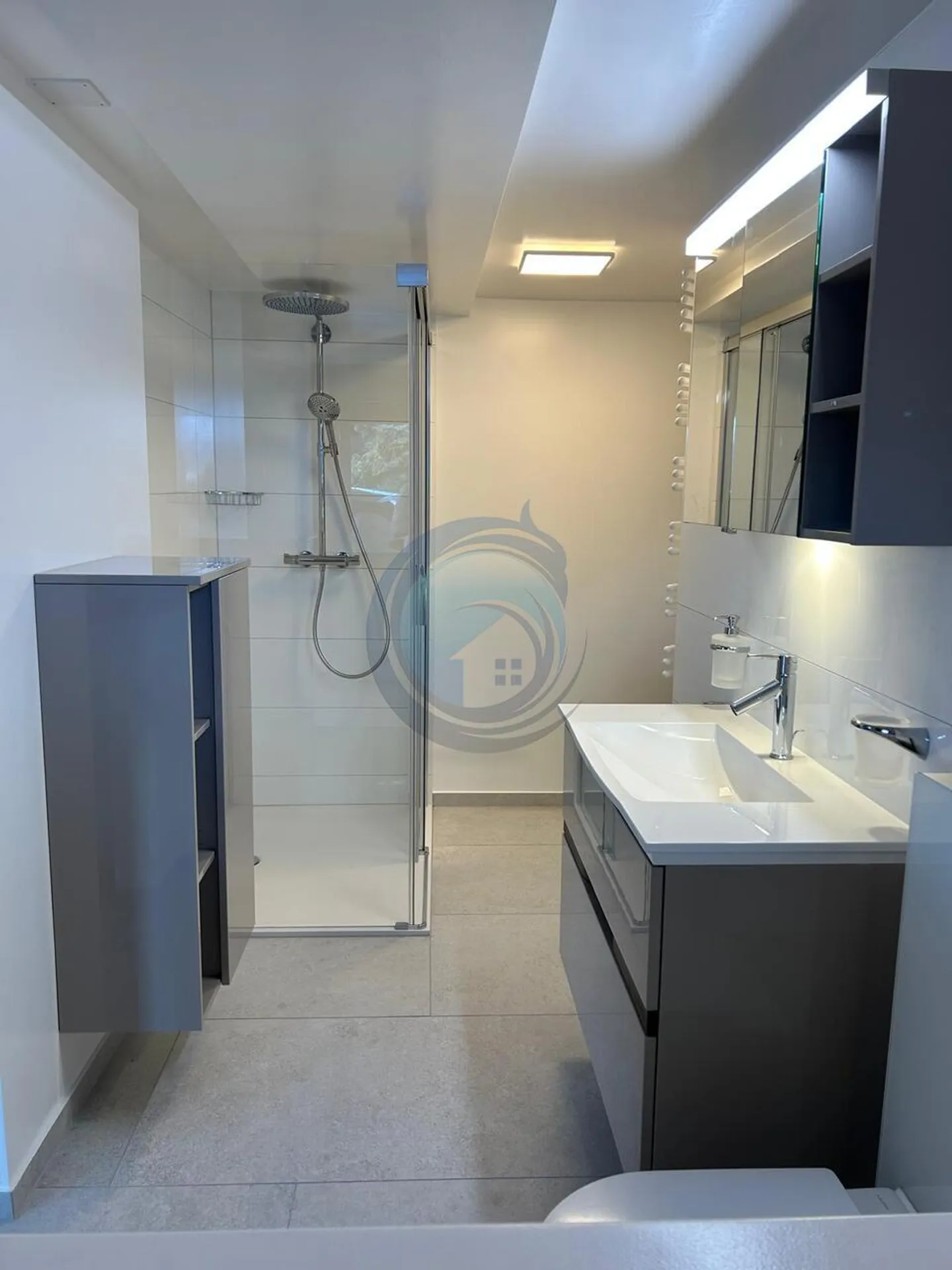 APPARTEMENT SPACIEUX DE 2,5 PIÈCES AVEC TERRASSE ET JARDIN - Photo 9 sur 14