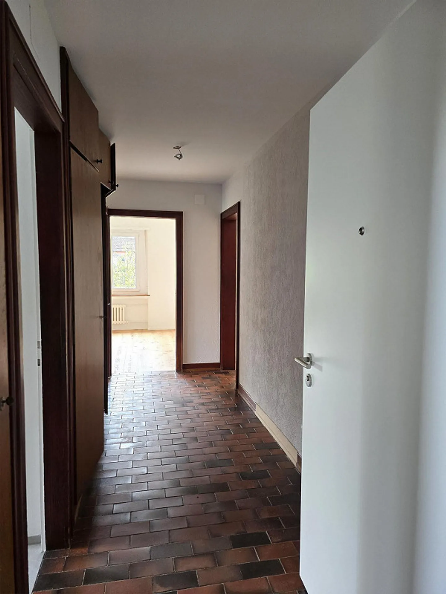 Appartamento 2.5 stanze appena ristrutturato al Rotsee con lavatrice - Foto 6 di 8