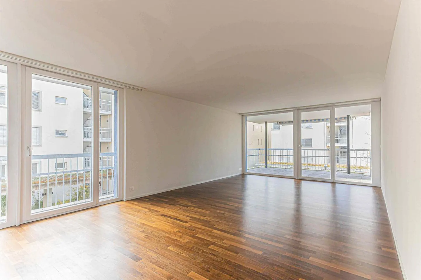 Appartement calme et moderne dans un emplacement de choix - Photo 3 sur 9