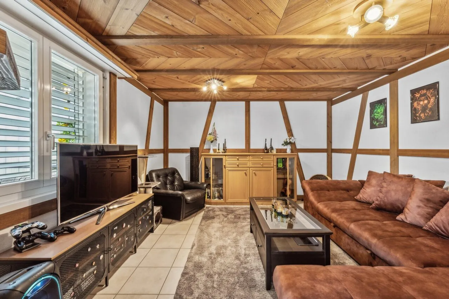 Tra la tranquillità della montagna e la cultura vivace del villaggio - Foto 3 di 9