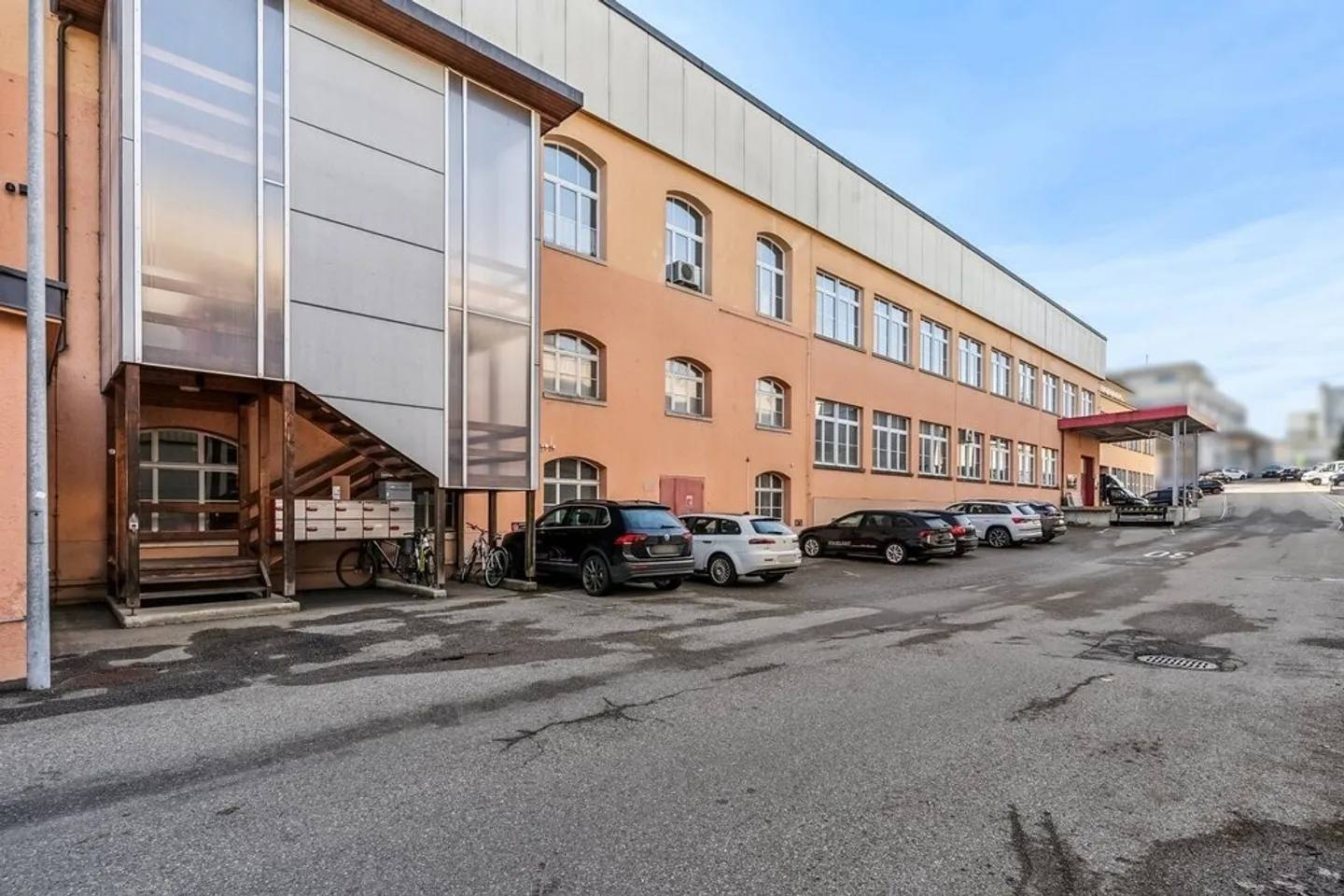 Office and commercial spaces in the Walke business center - Photo 1 of 6