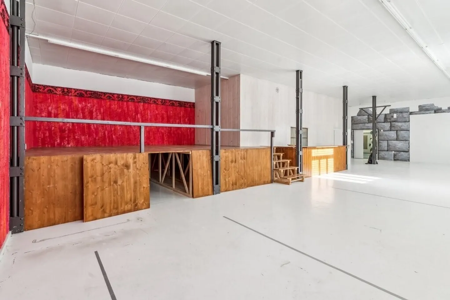 Office and commercial spaces in the Walke business center - Photo 5 of 6