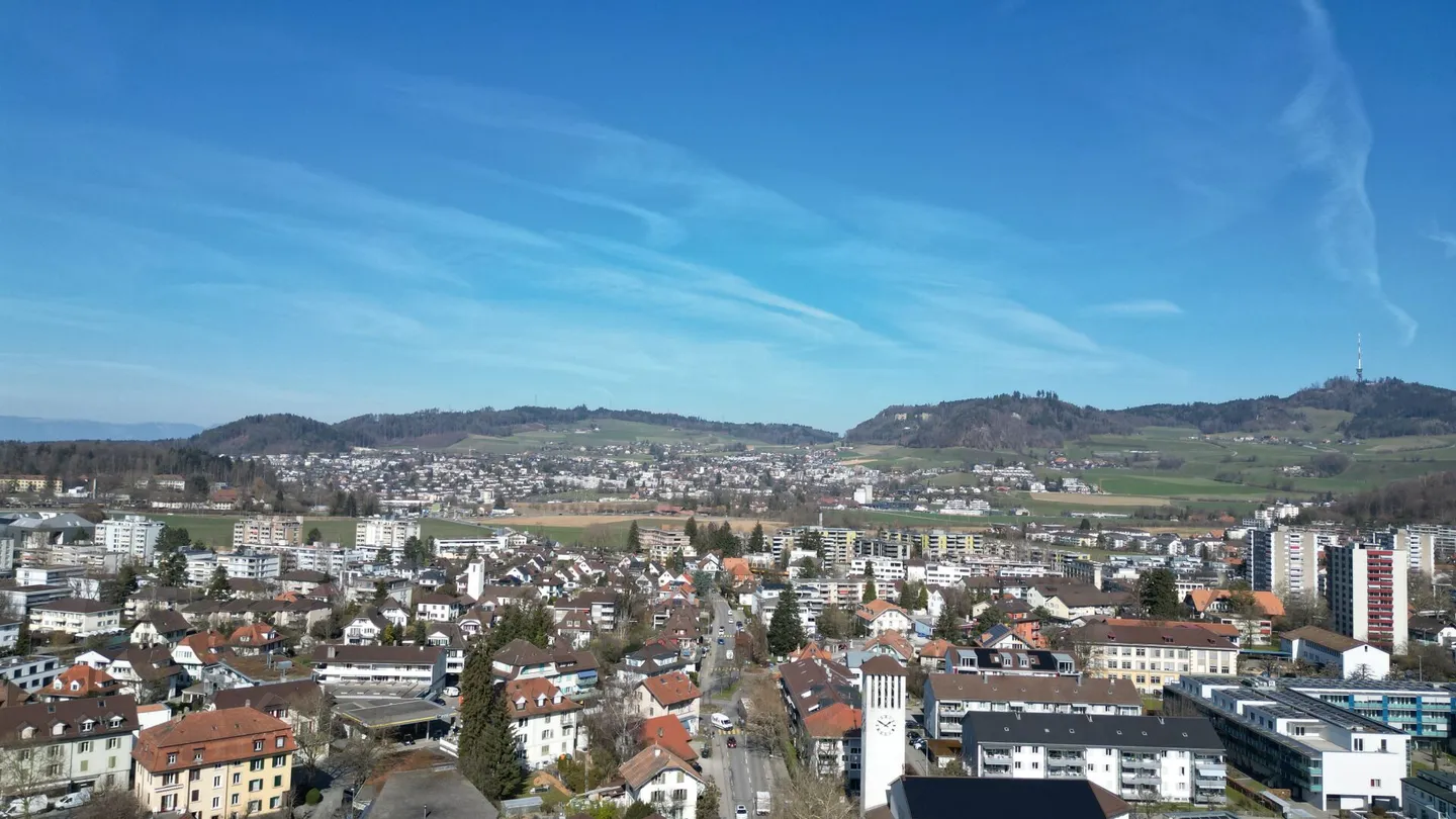 Appartamento luminoso di 4.5-5.5 stanze con vista sulle montagne e stanza hobby - pronto per essere occupato - Foto 19 di 22