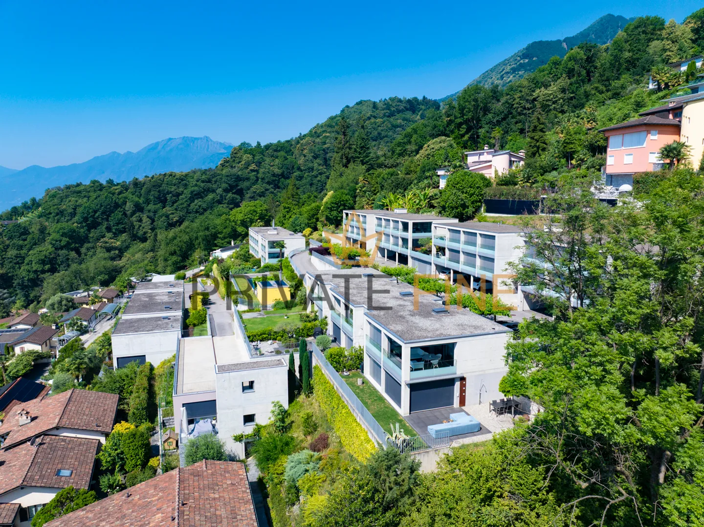 Appartement de 2,5 pièces avec piscine, vue sur le lac et résidence secondaire - Photo 11 sur 15