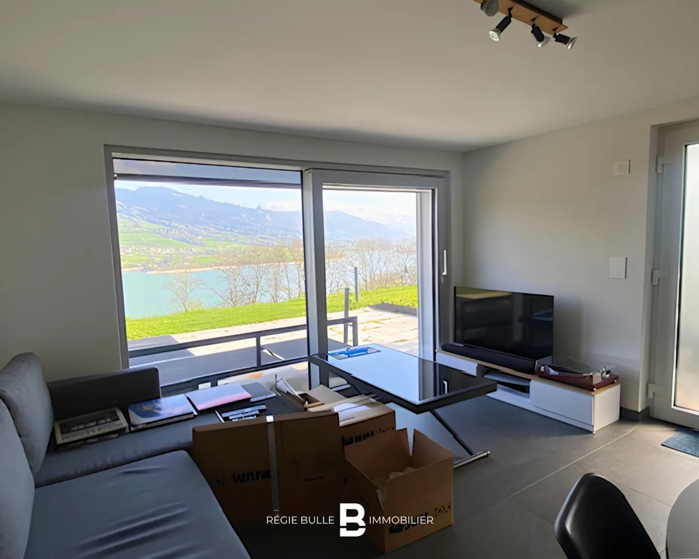 Avry-devant-Pont: Magnificent 2.5-room apartment for rent - Photo 2 of 5