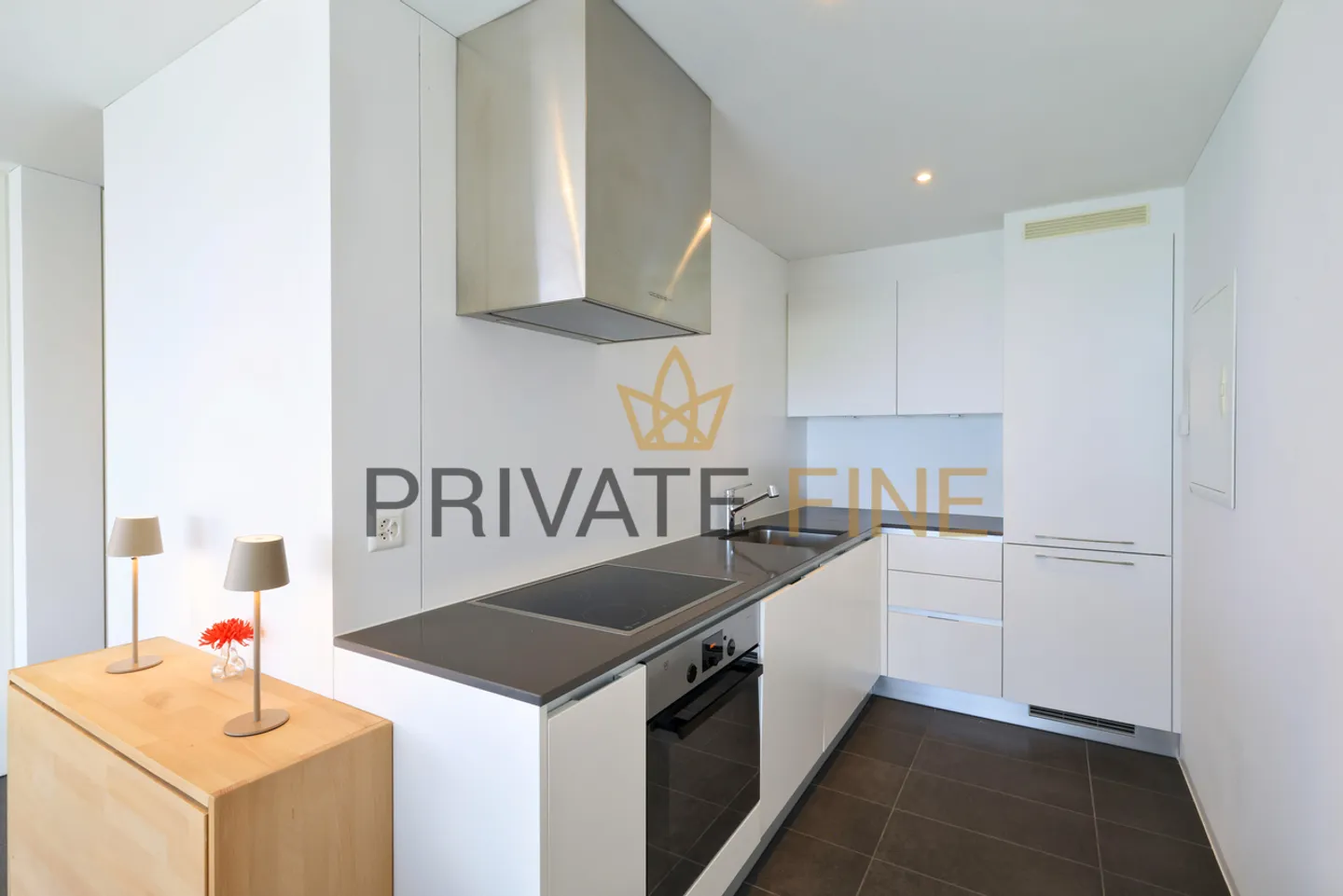 Appartement de 2,5 pièces avec piscine, vue sur le lac et résidence secondaire - Photo 8 sur 15