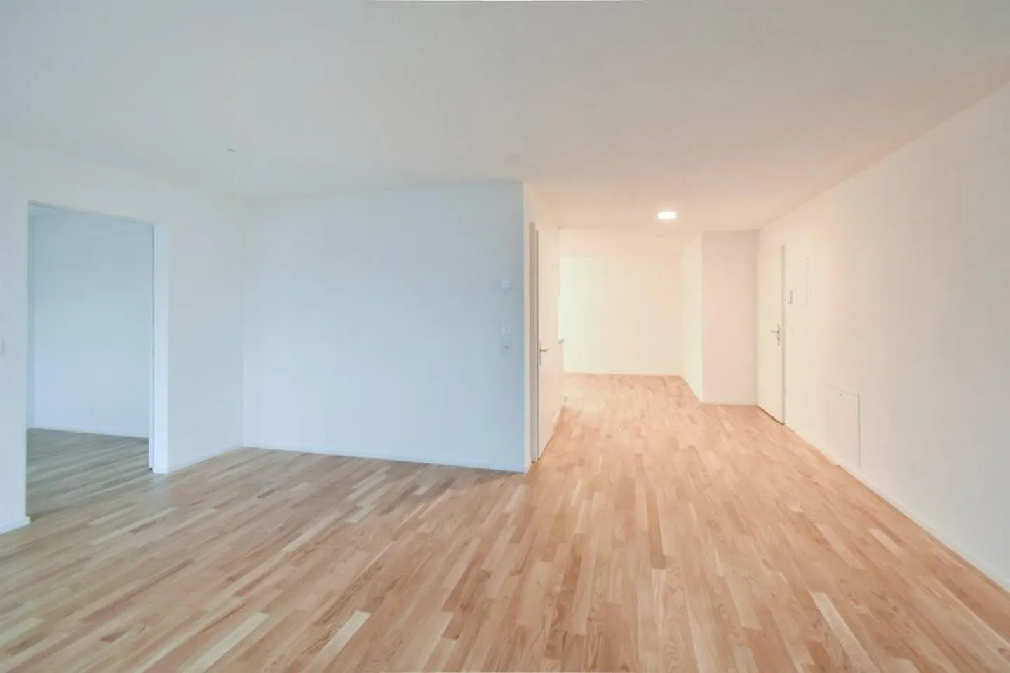 Living in a central location - Photo 3 of 7