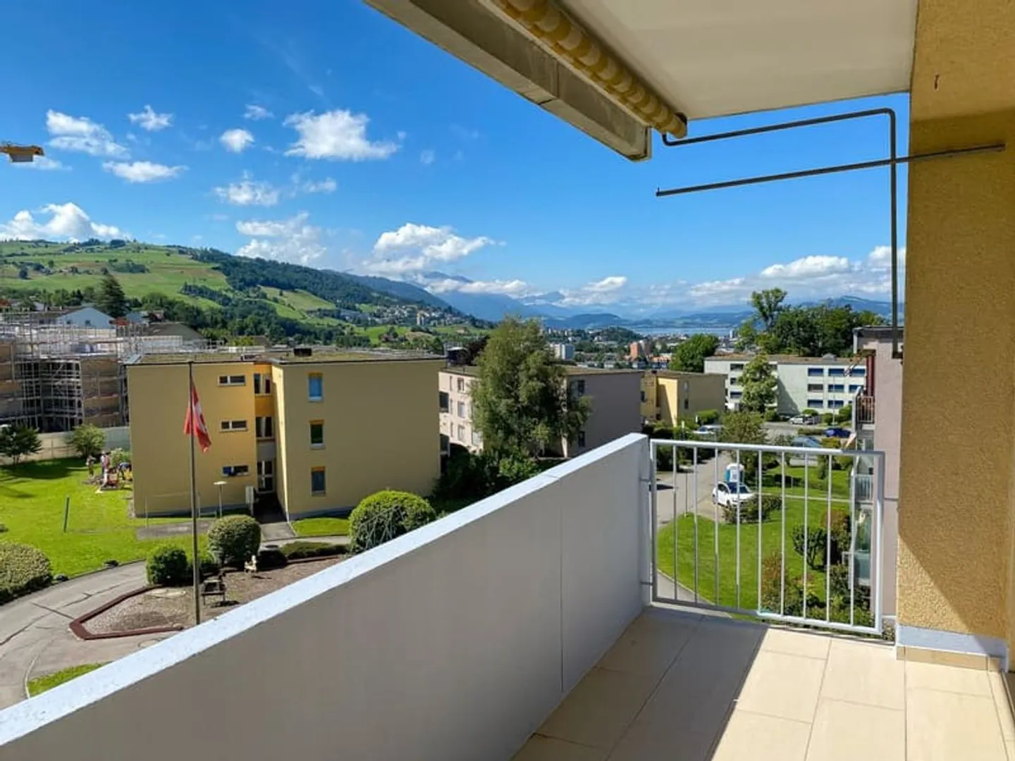 Apartment for rent - Photo 3 of 11