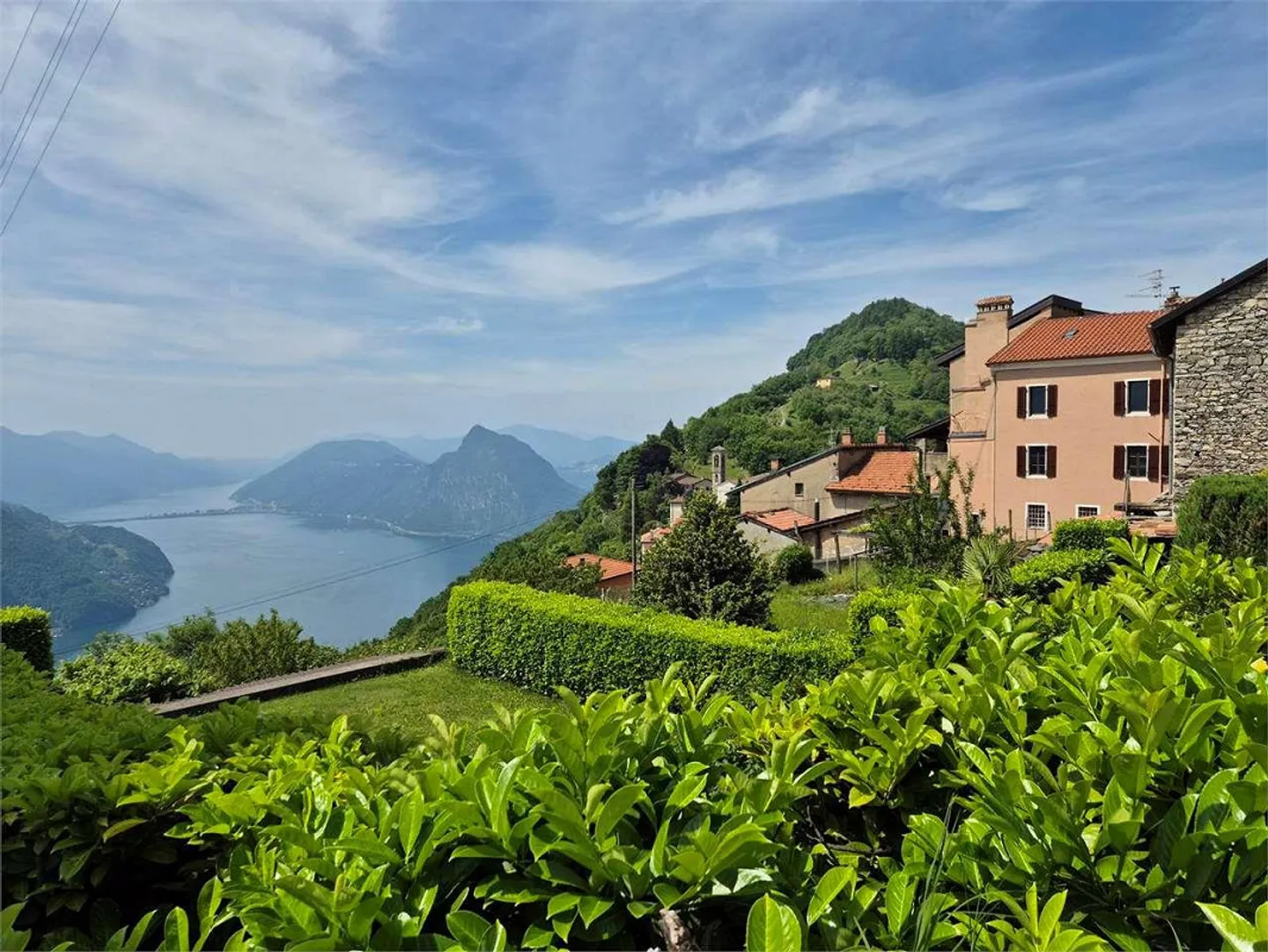 Maison rustique du Tessin dans le noyau avec vue sur le lac. - Photo 1 sur 13