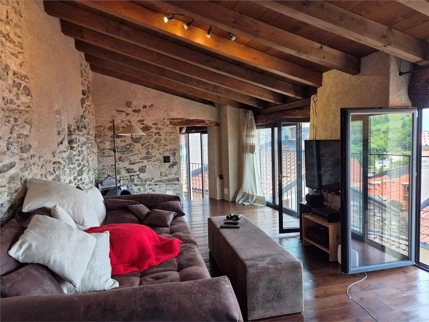 Maison rustique du Tessin dans le noyau avec vue sur le lac. - Photo 6 sur 13