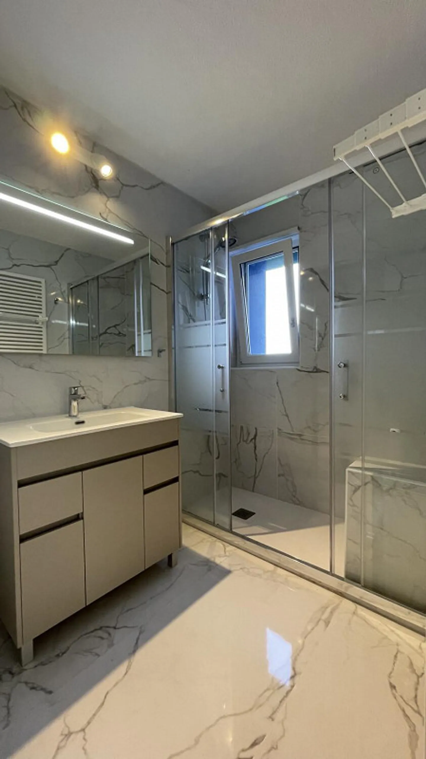 Charming 1-room apartment with spectacular views in Feusisberg. - Photo 8 of 19