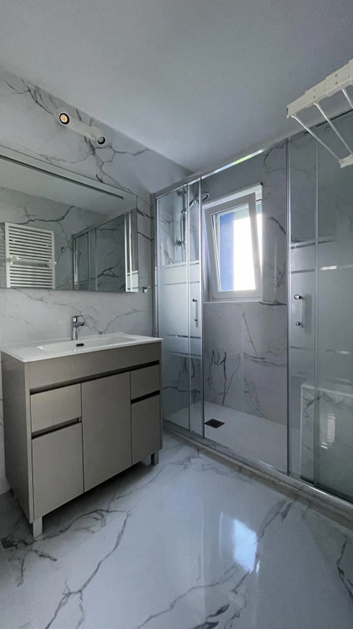 Charming 1-room apartment with spectacular views in Feusisberg. - Photo 9 of 19