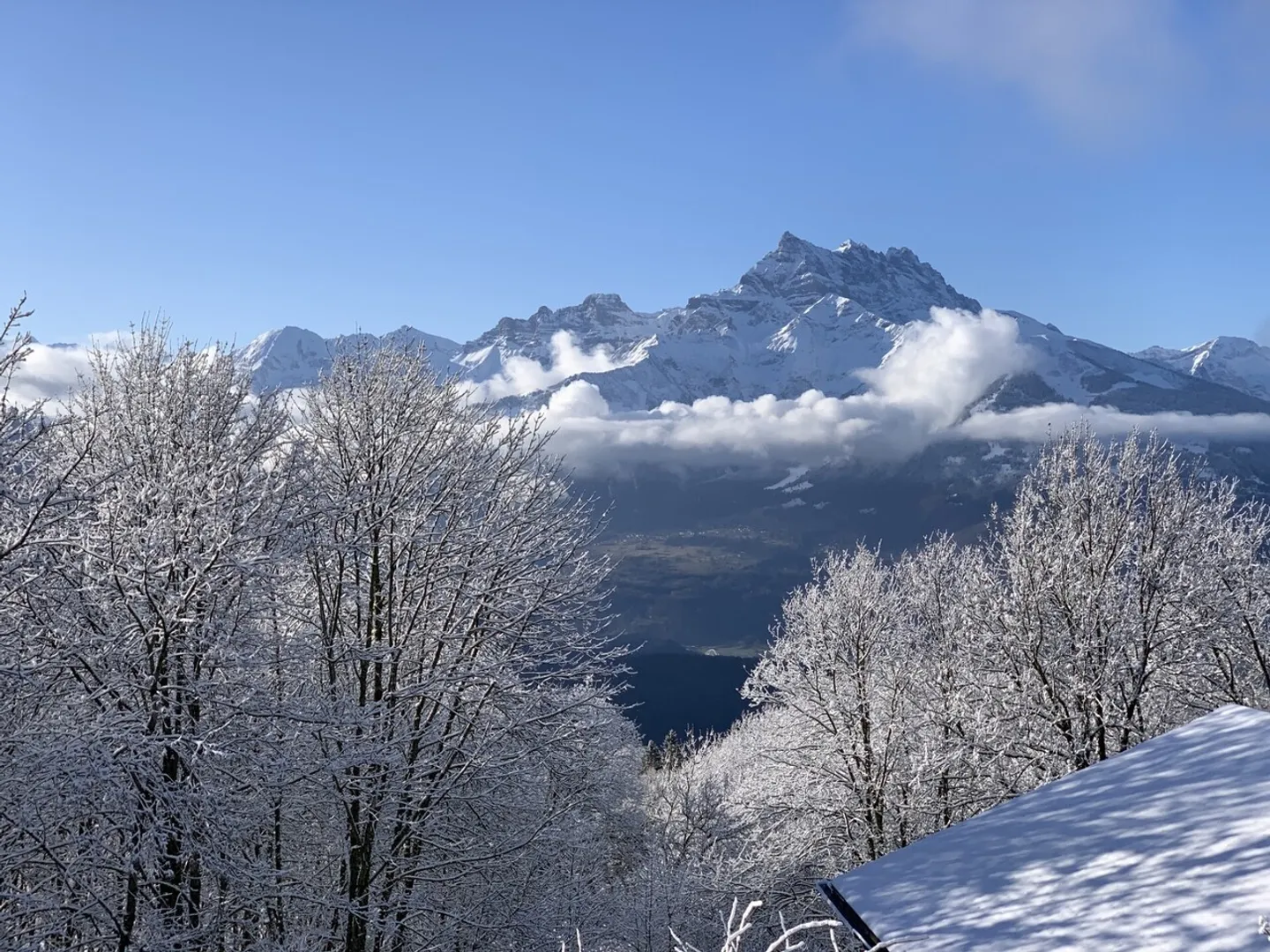 Superbe 3.5 pièces moderne - Vue imprenable - CECB en B - Foto 2 von 8