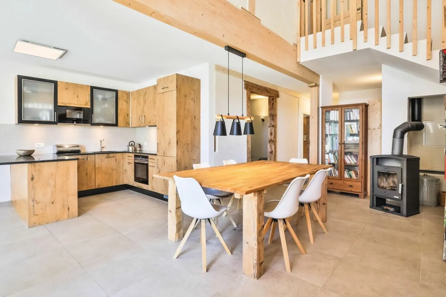 Magnifico duplex in un edificio ristrutturato con charme a Gimel - Foto 3 di 21