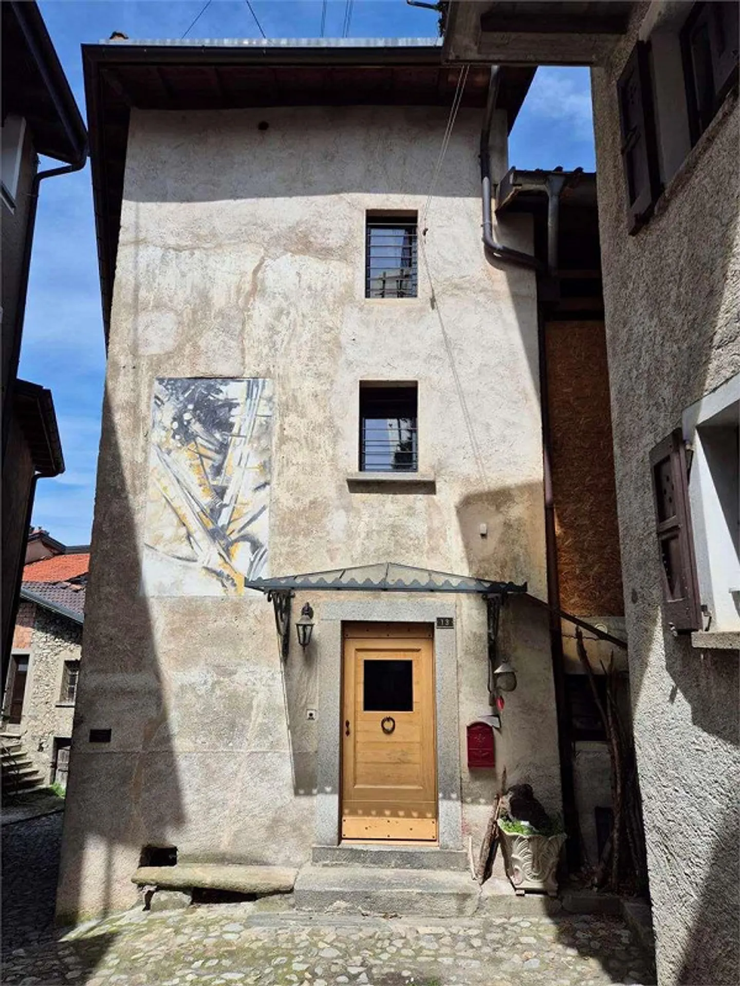 Maison rustique du Tessin dans le noyau avec vue sur le lac. - Photo 2 sur 13
