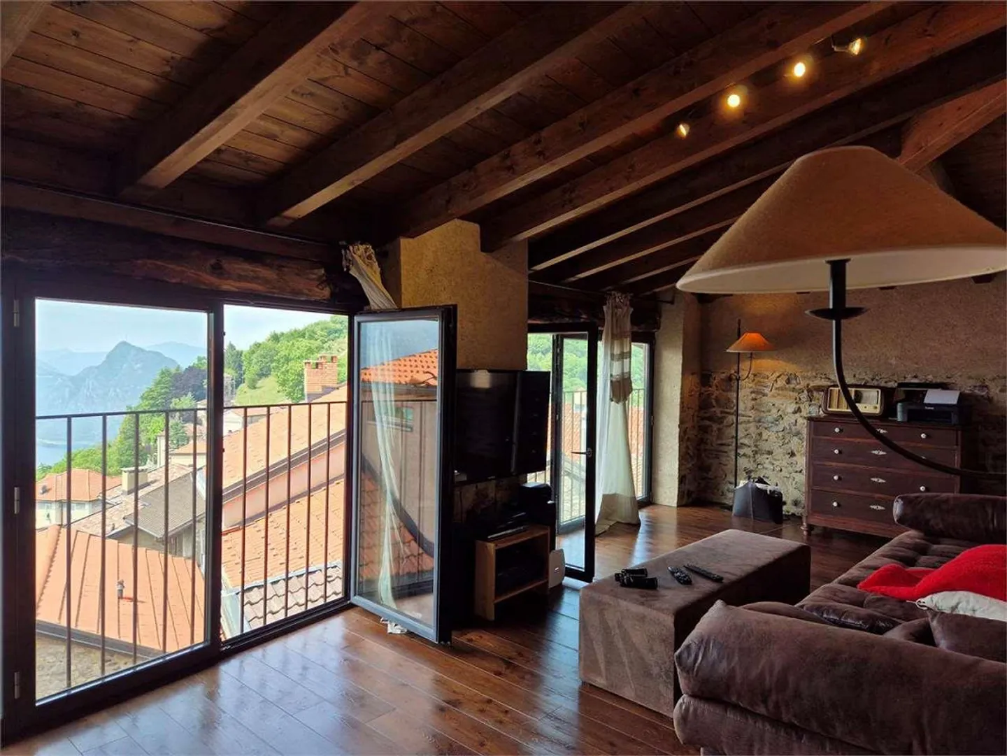 Maison rustique du Tessin dans le noyau avec vue sur le lac. - Photo 5 sur 13