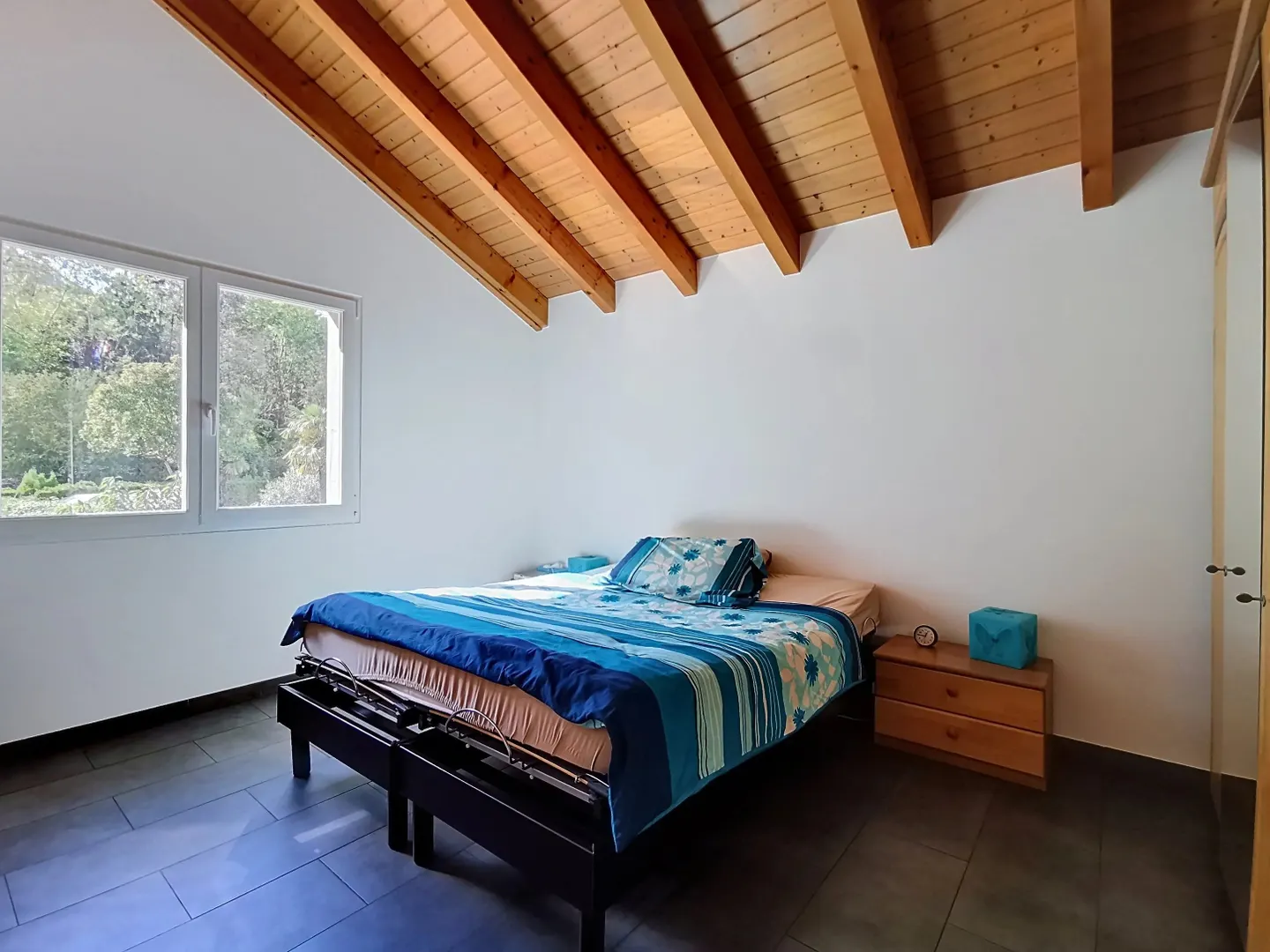 A house designed for family life, between lake and mountains! - Photo 5 of 5
