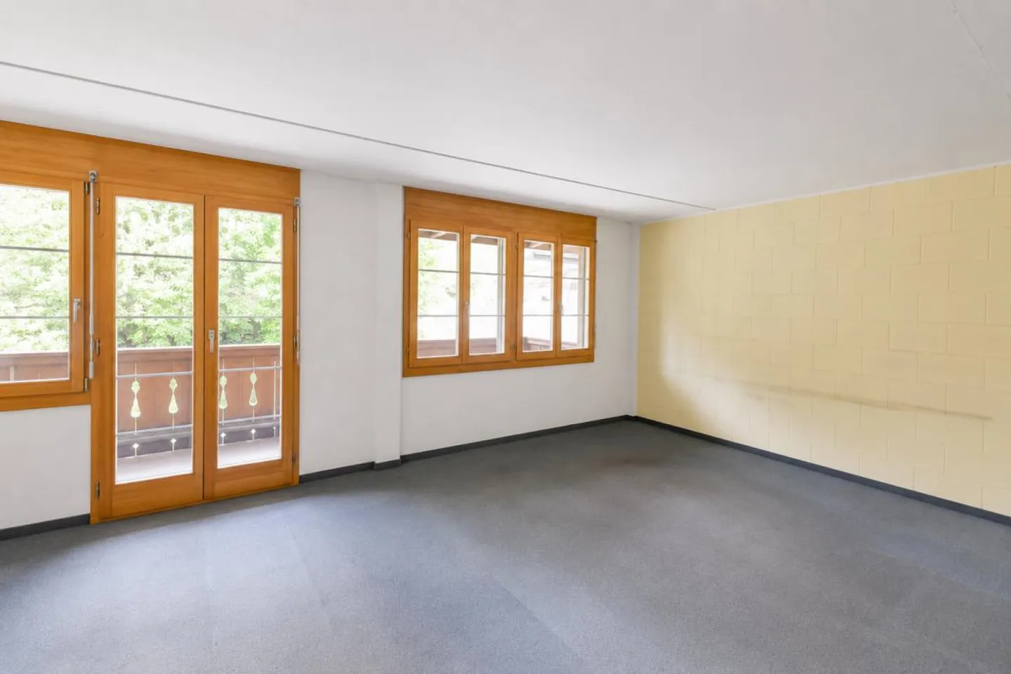 Grosszügige Räumlichkeit mit Umnutzungspotenzial - Foto 6 von 9