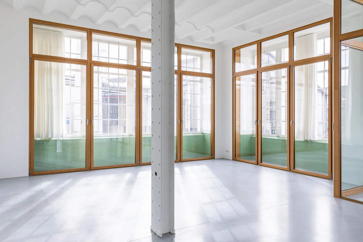 Appartamento loft unico con un'altezza del soffitto di 4 metri - Foto 2 di 3