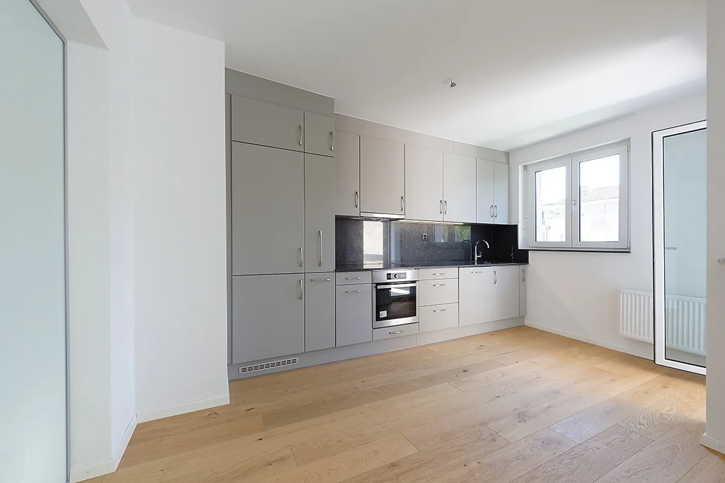 Charmant appartement 2.5 pièces - Photo 2 sur 7