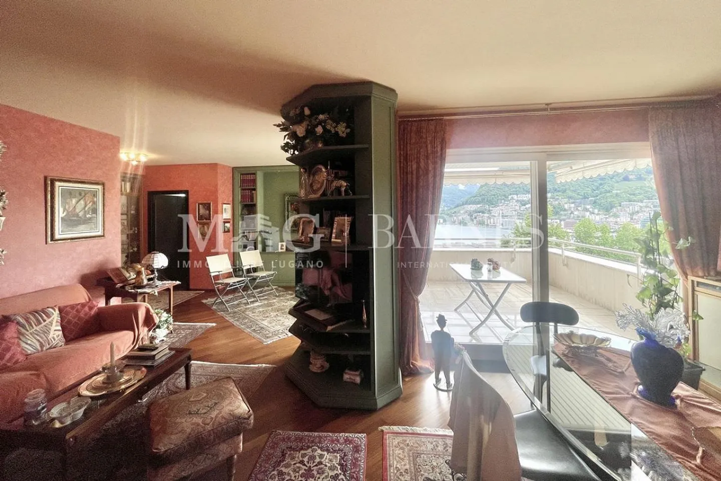 Lugano Centro: 4,5-Zimmer-Wohnung mit Terrasse und Seeblick - Foto 3 von 13