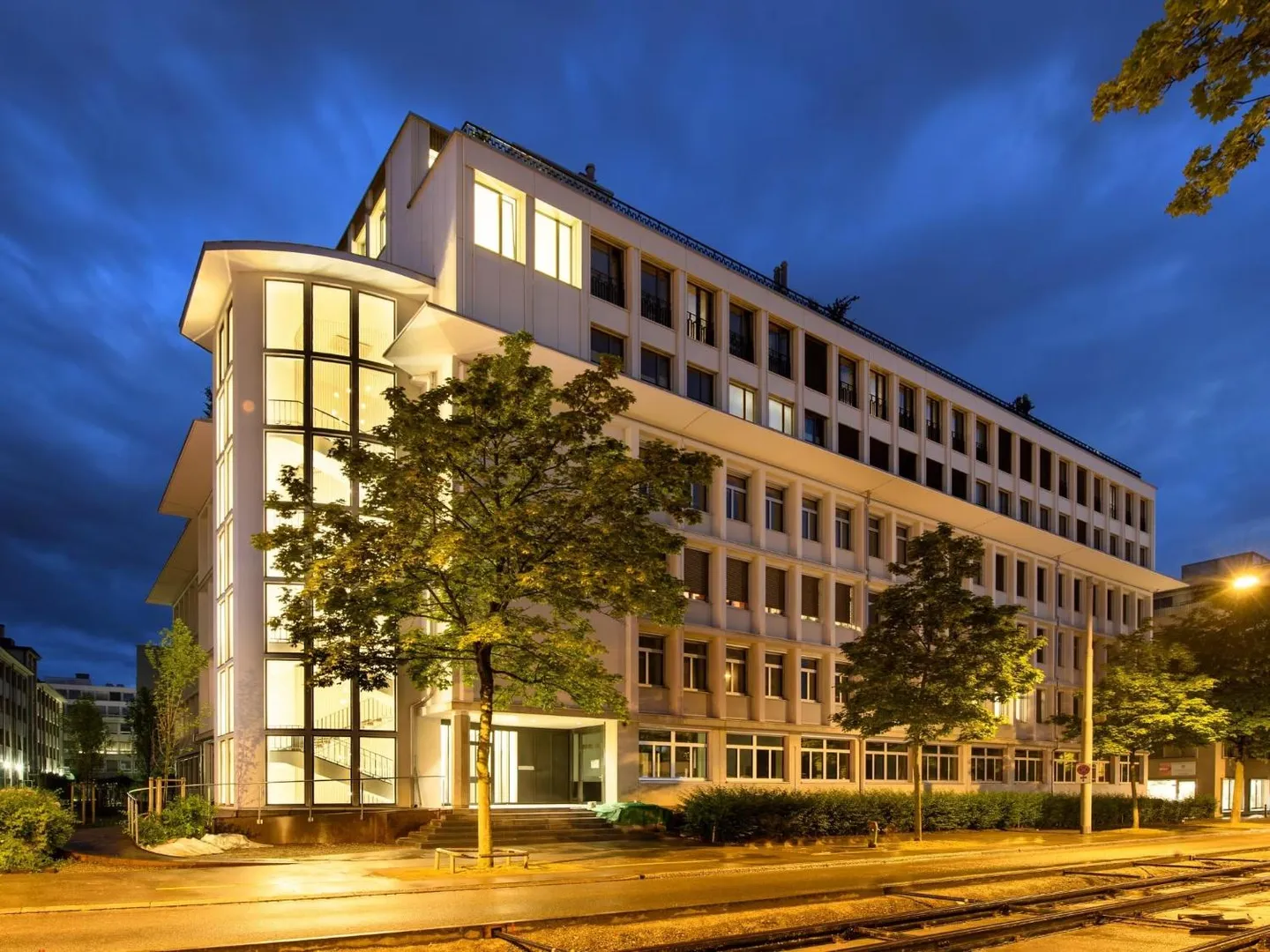 Loft Design with 2.5 Rooms | 104 m² | Quiet with Courtyard | Zurich-Altstetten - Photo 9 of 9