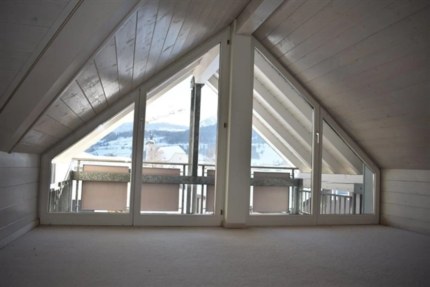 Maisonette de 6,5 pièces de rêve avec vue sur la montagne et plein de soleil - Photo 6 sur 7