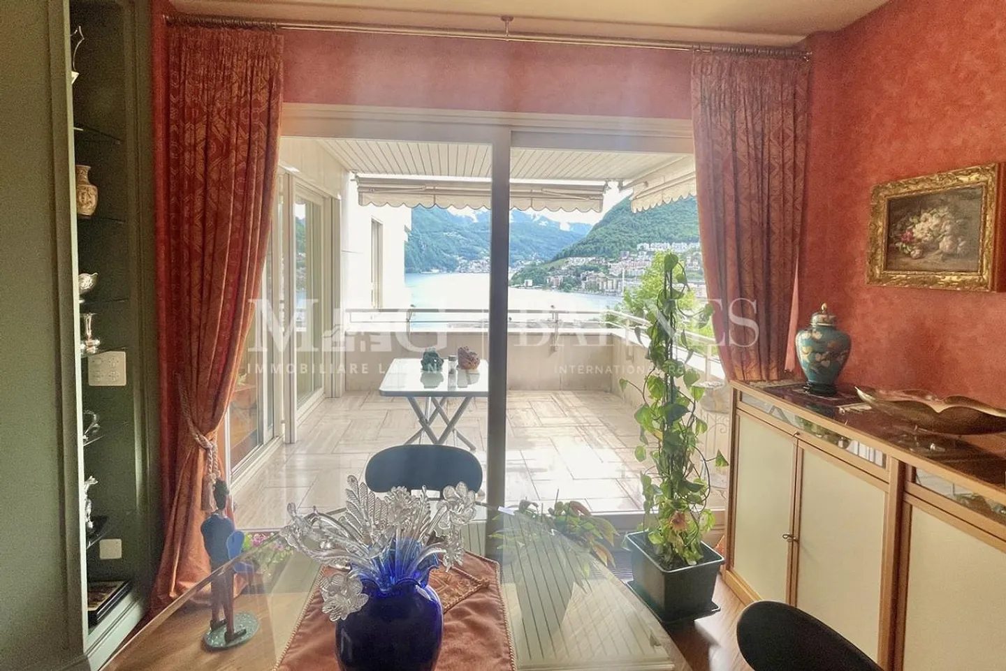 Lugano Centro: 4,5-Zimmer-Wohnung mit Terrasse und Seeblick - Foto 8 von 13