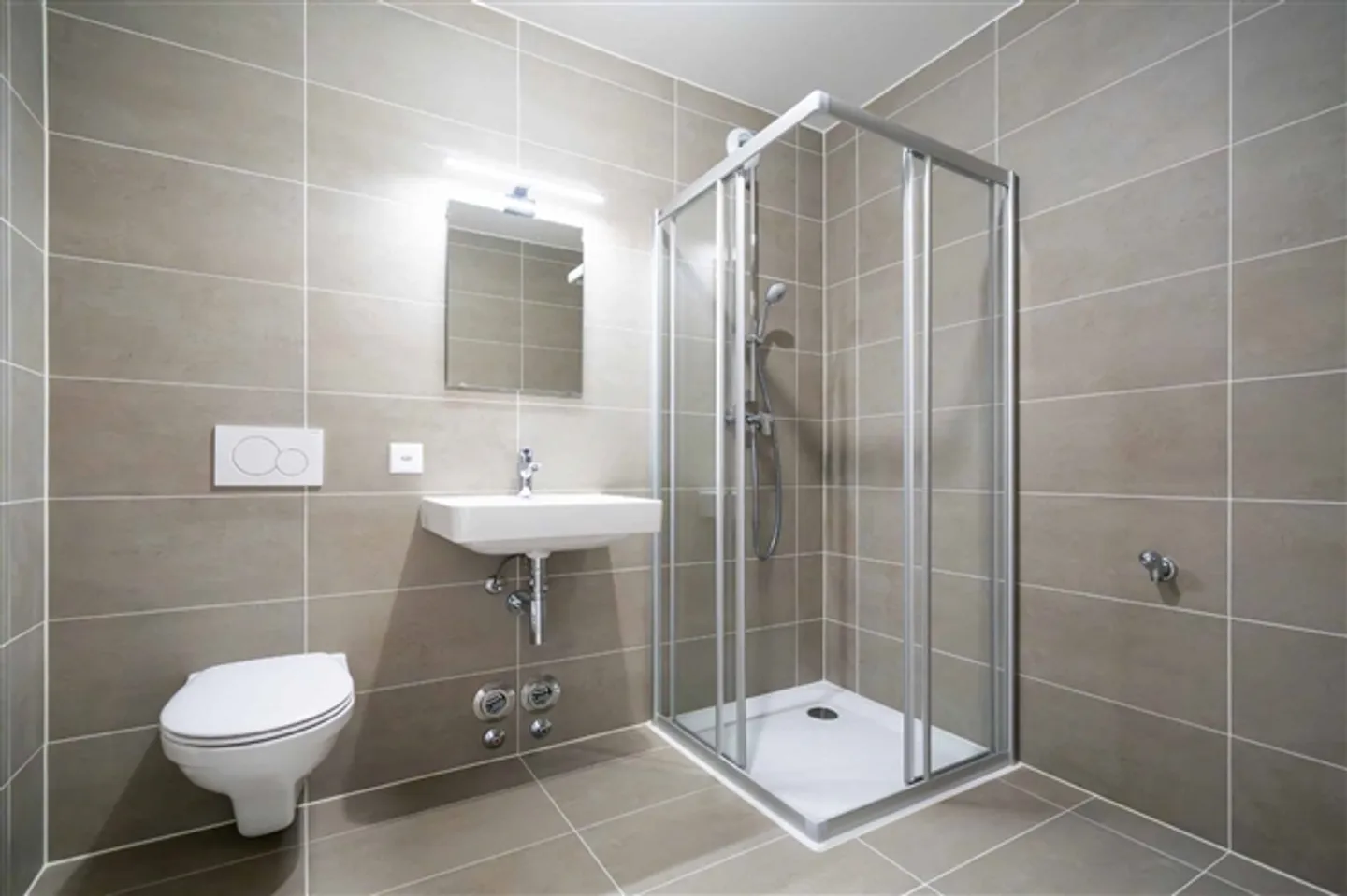 Geräumige 2,5 Zimmer mit Balkon, in der Nähe des Sees und der Universitäten - Foto 5 von 6