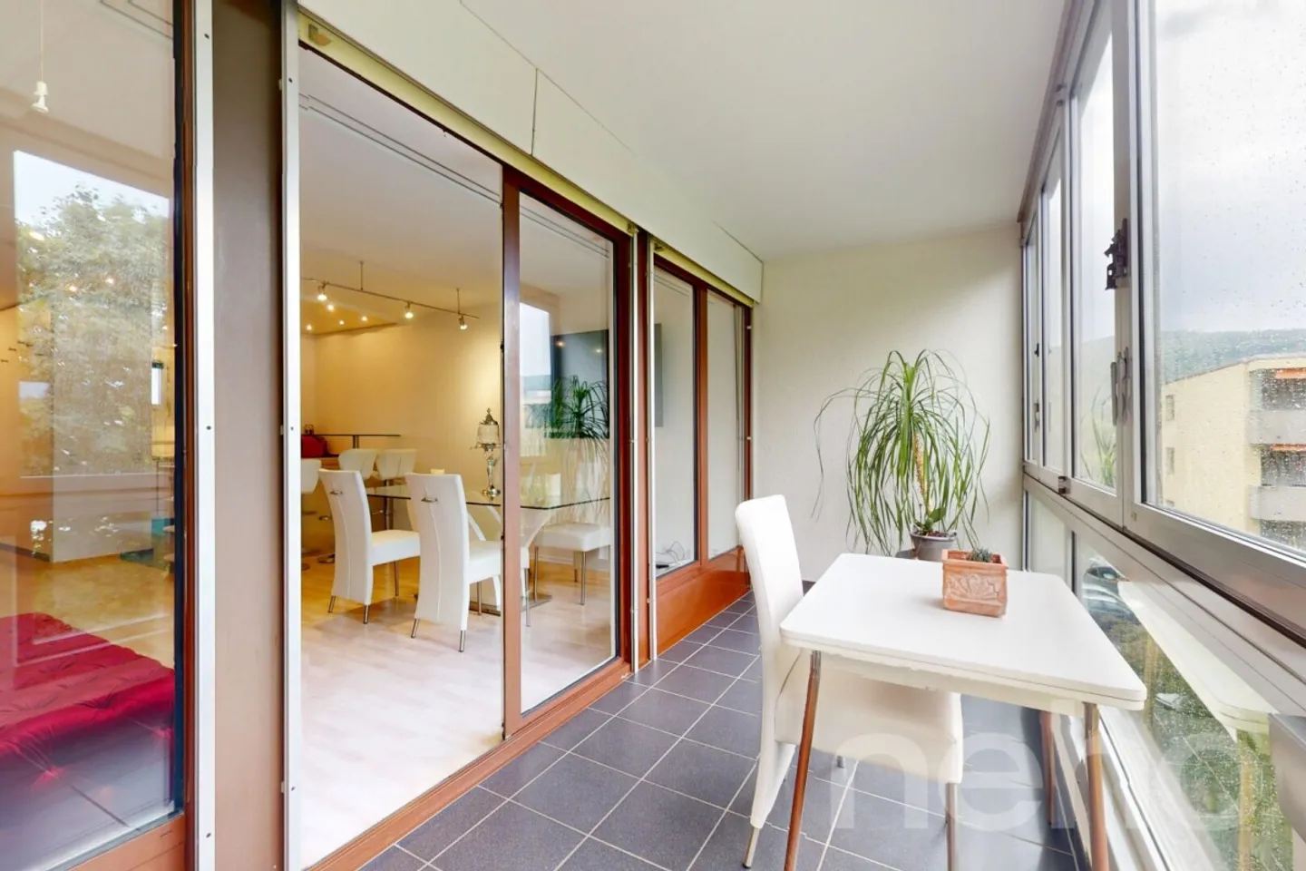 Duplex avec 2 balcons, garage et vue sur la verdure - Photo 4 sur 12