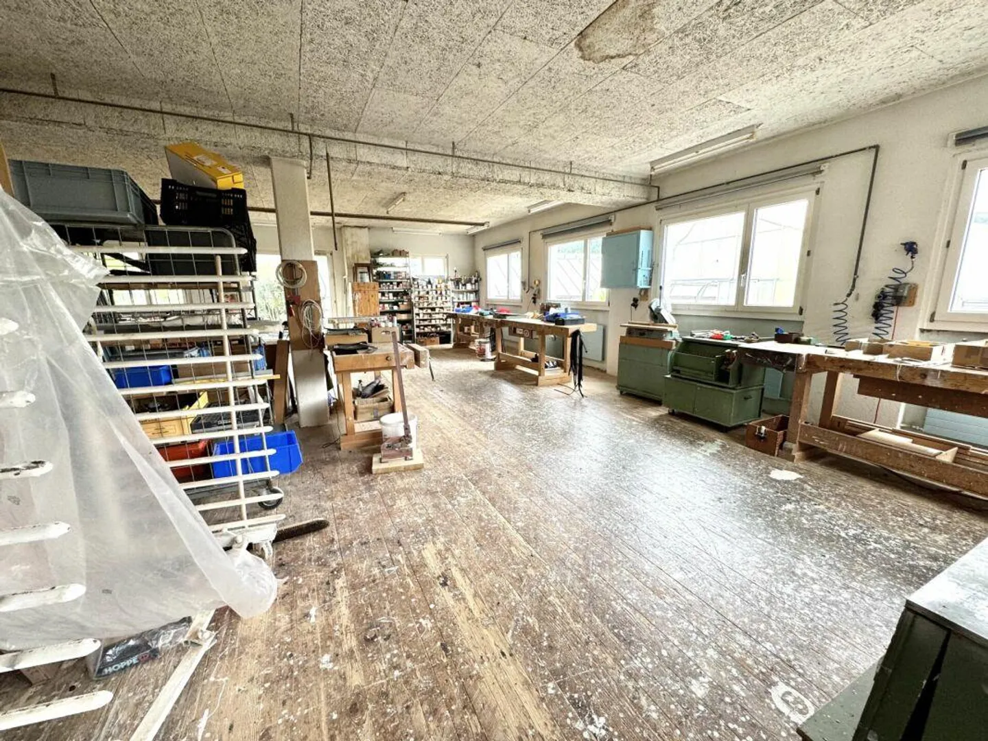 Hall commerciale attraente con potenziale di sviluppo - Foto 4 di 7