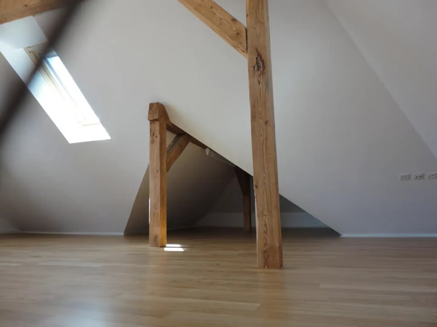 Moderno attico 3.5 locali con galleria e terrazza - Foto 4 di 13