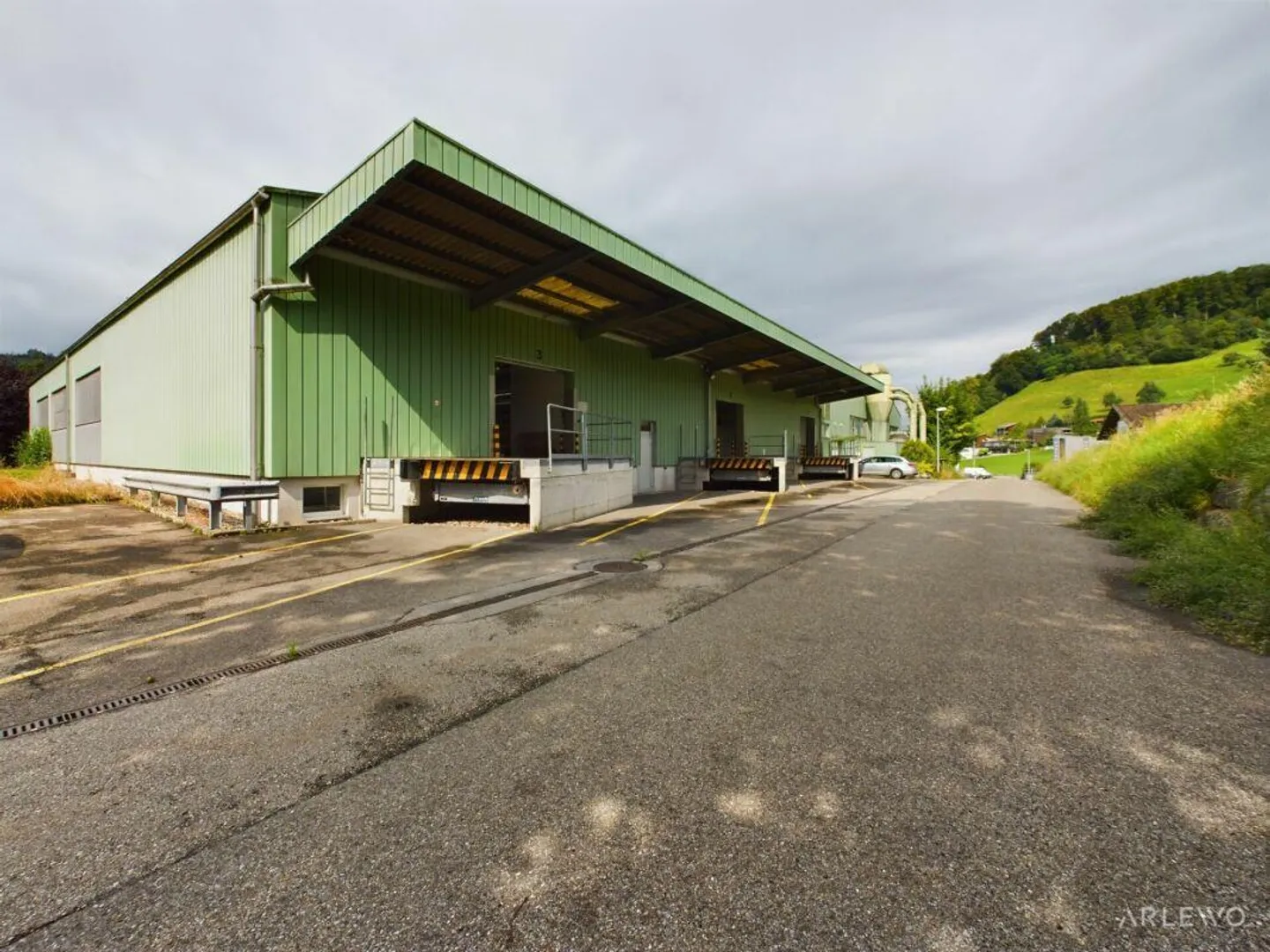 Entrepôt | Logistique | Espace Commercial au Rez-de-Chaussée - Photo 6 sur 6