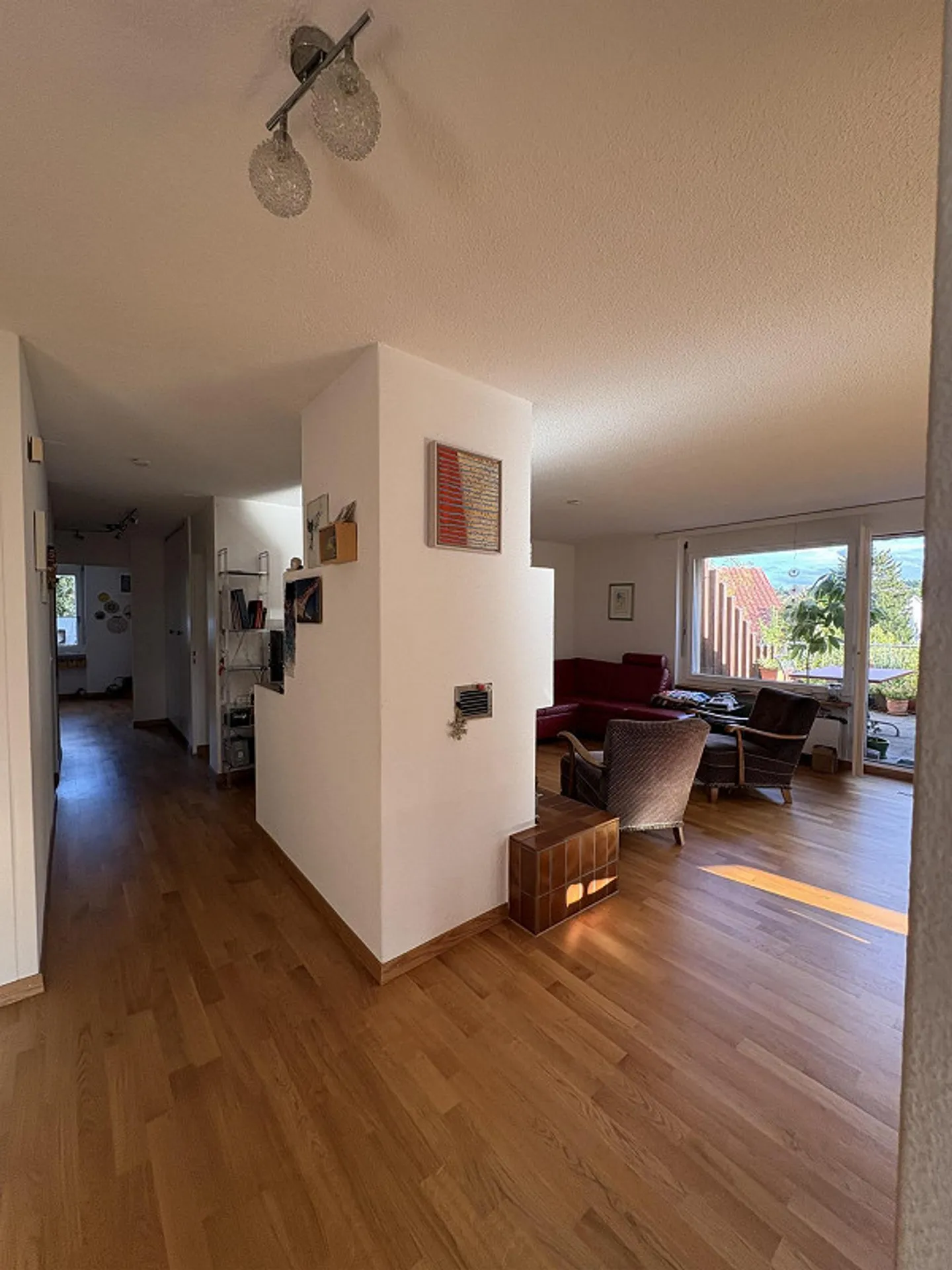 Belle appartement de 6.5 pièces avec cheminée et vue - Photo 2 sur 6