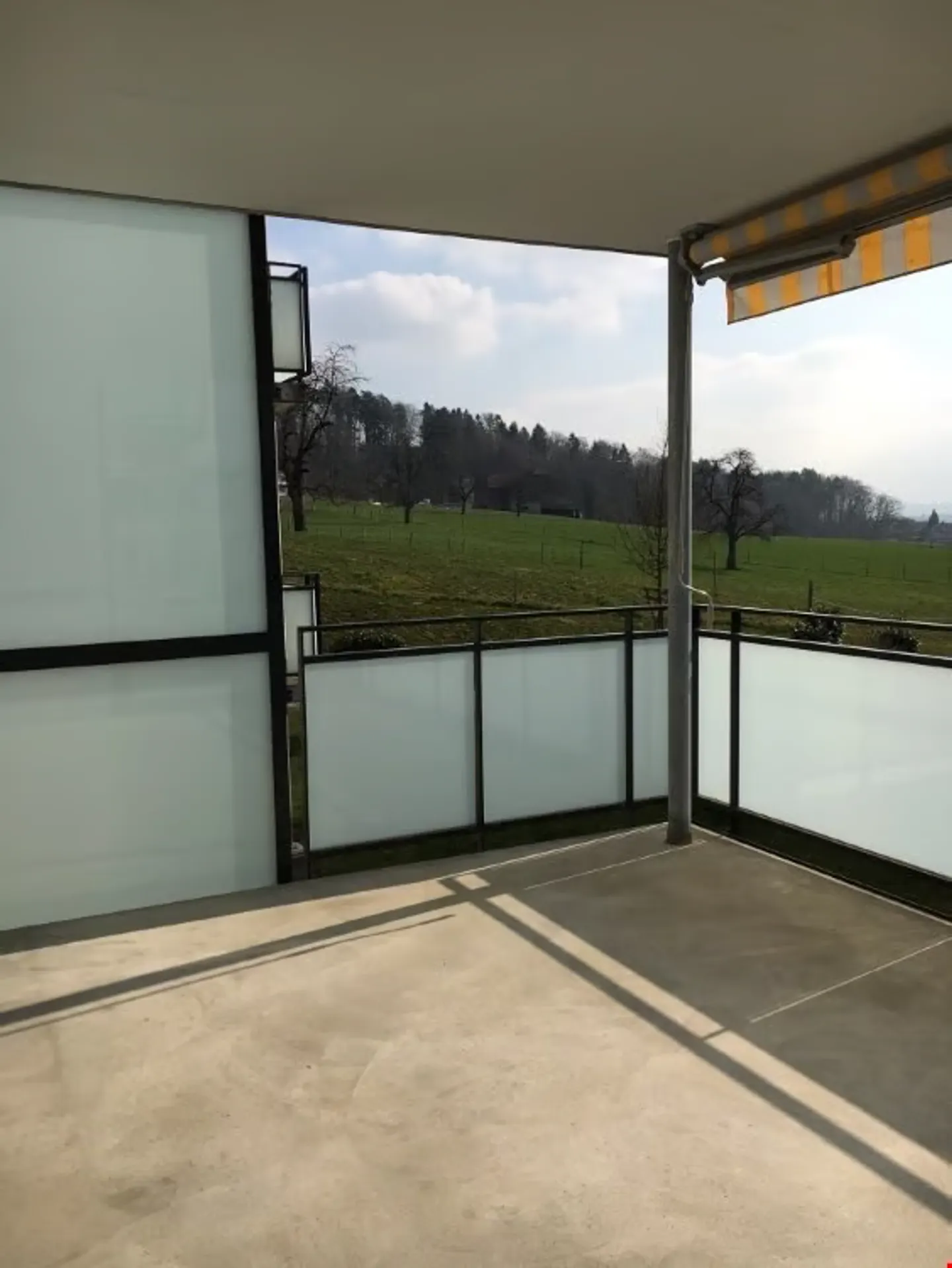 Modern 3.5-room apartment with balcony - Photo 7 of 13