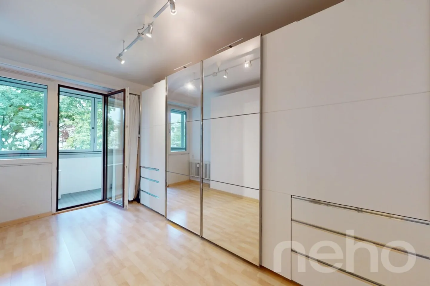 Duplex avec 2 balcons, garage et vue sur la verdure - Photo 10 sur 12