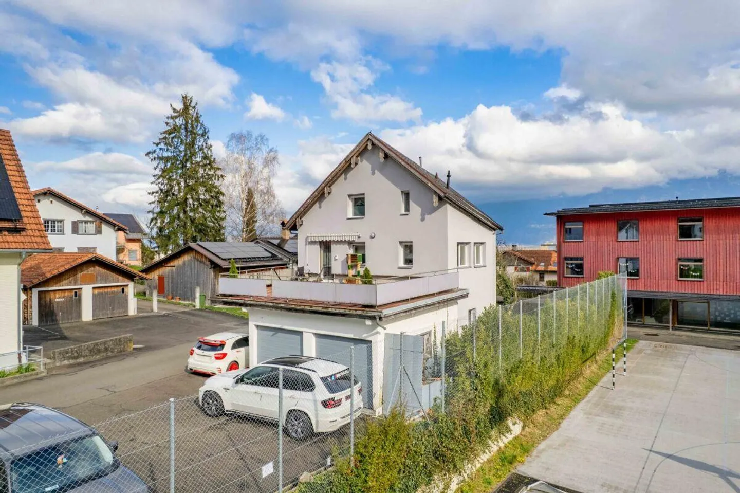 Living in a central location - Two-family house near the village center - Photo 8 of 11