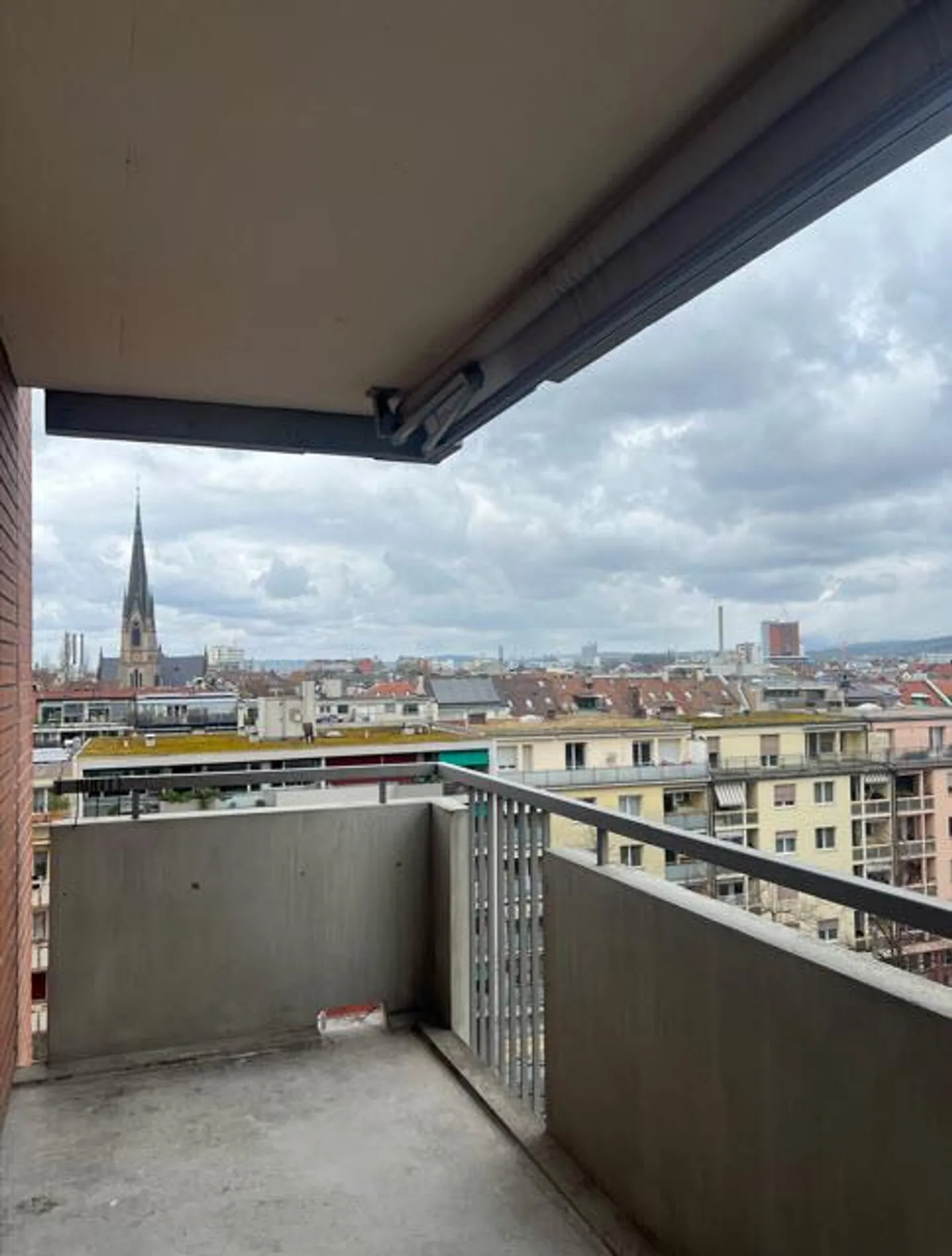 Appartamento con vista spettacolare - Foto 8 di 9