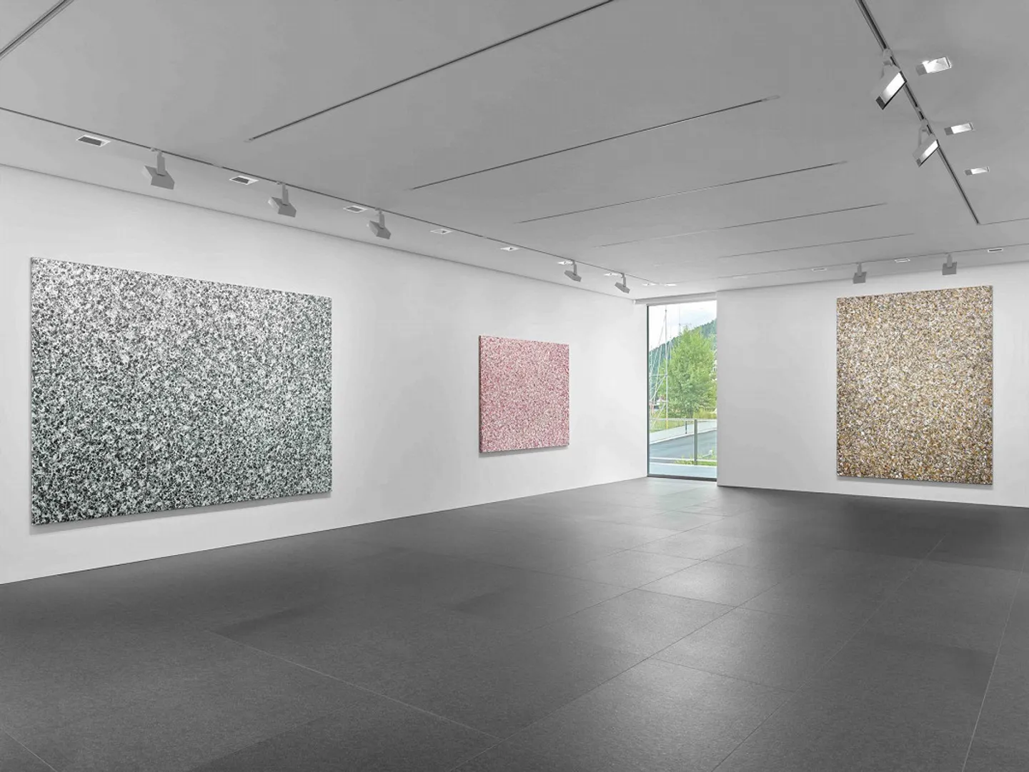 Exclusive commercial premises in the heart of St. Moritz. - Photo 3 of 4