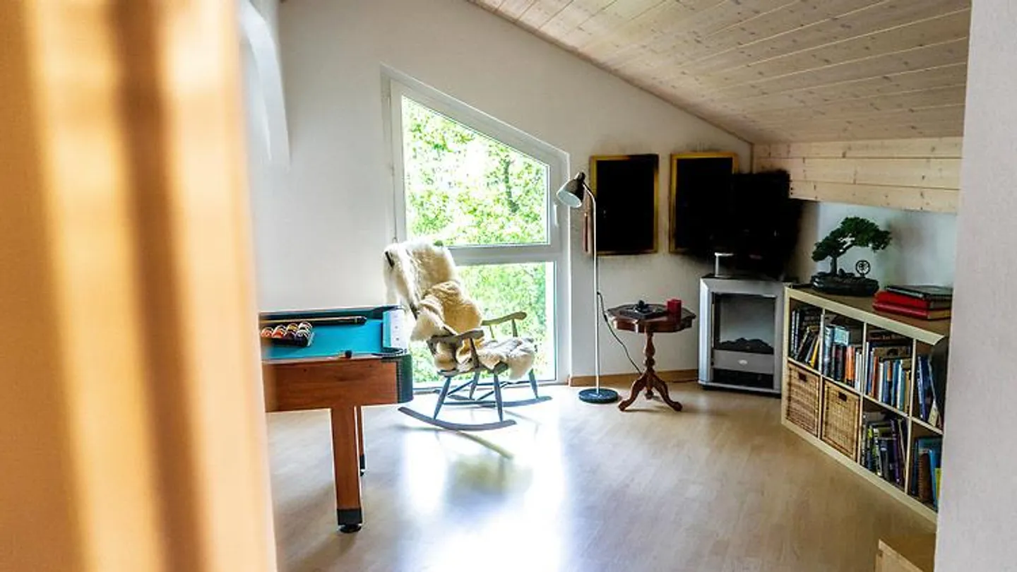 Geräumige 3½-Zimmer-Wohnung in Eyholz - Foto 2 von 5