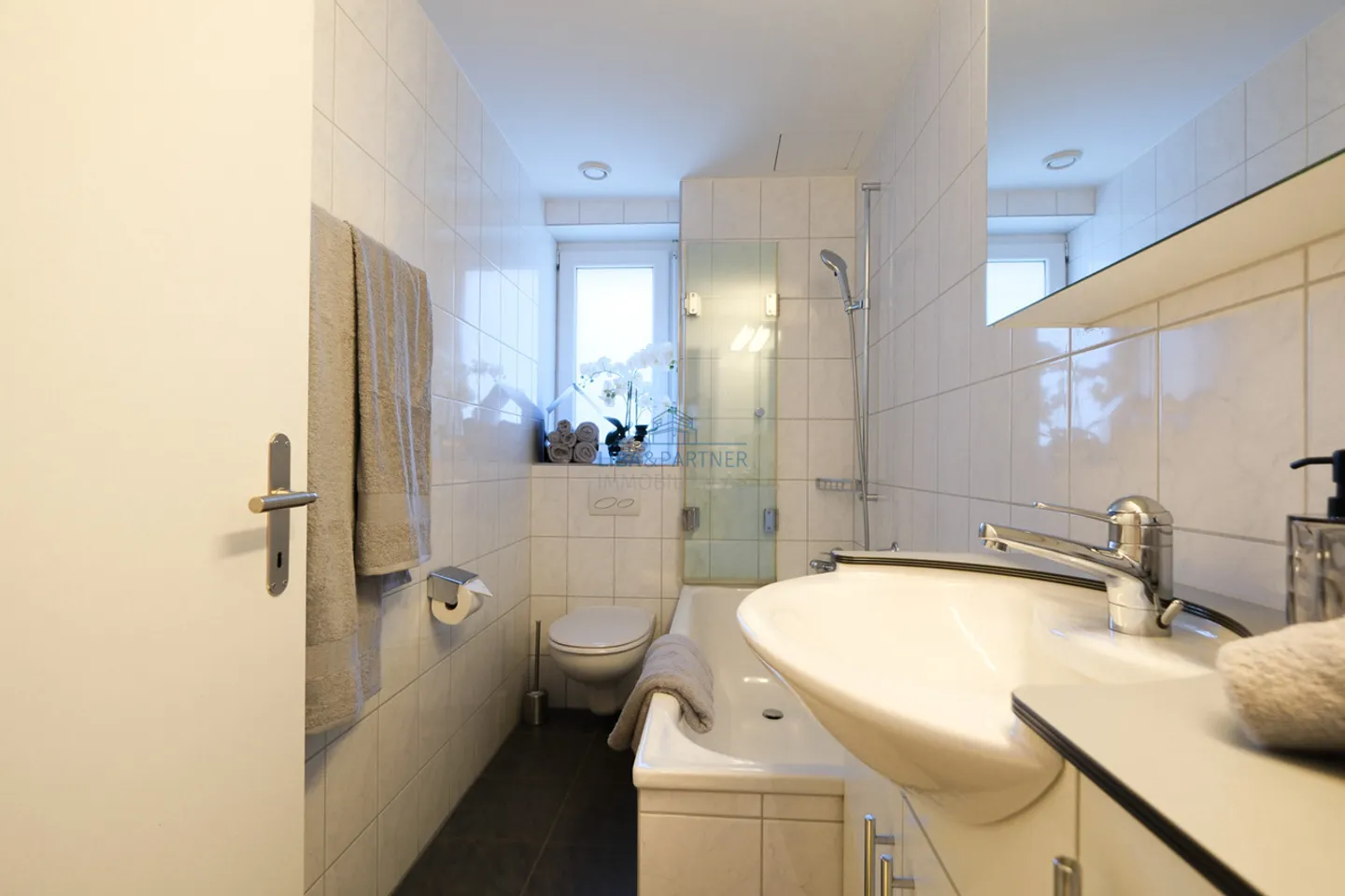 Central & Attractive City Apartment in the Heart of Basel (Building Rights) - Photo 4 of 6