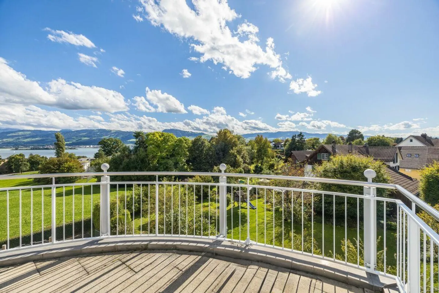 Sogno Familiare con Vista Grandiosa - Foto 4 di 6