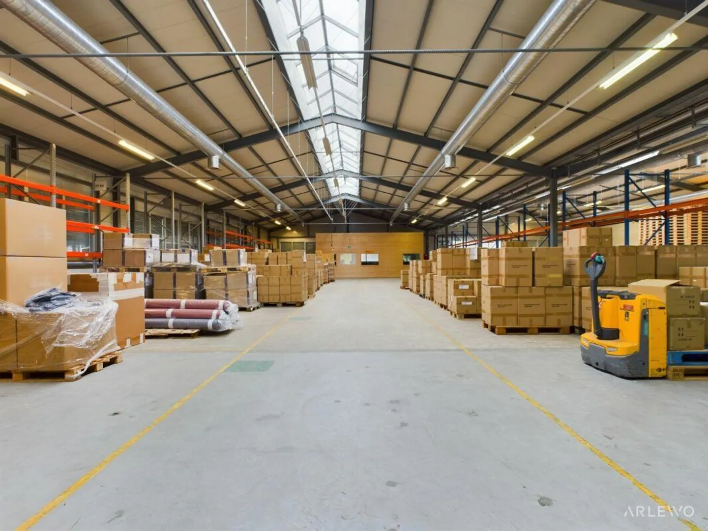 Spacious Storage | Logistics | Commercial Space - Photo 1 of 8