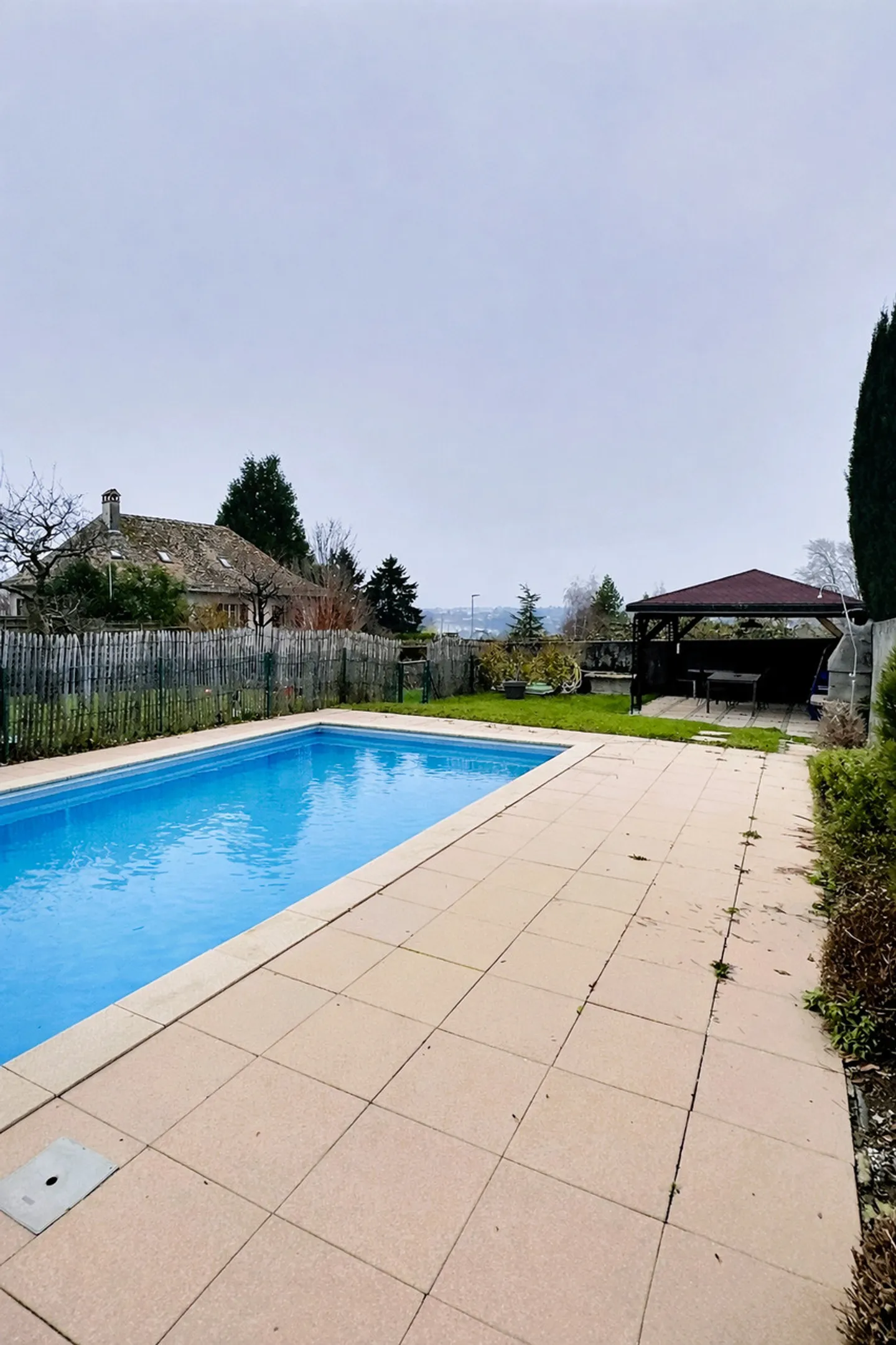 Wunderschöne Wohnung in besetztem Leibrentenvertrag ohne Miete mit Schwimmbad - Foto 2 von 18