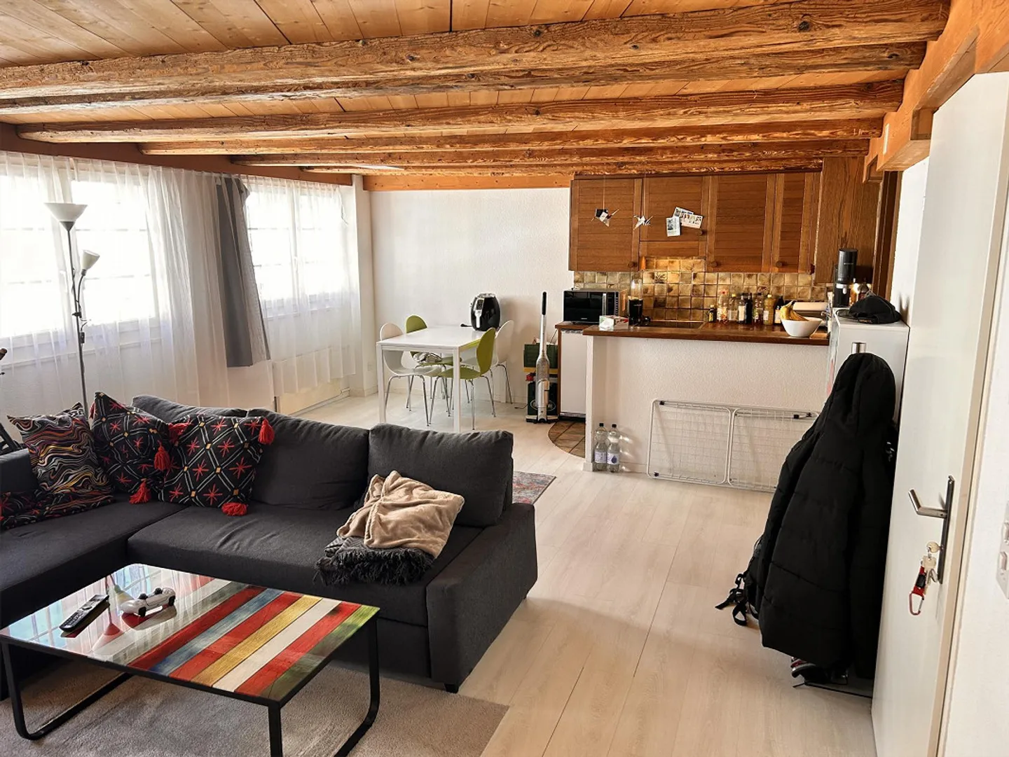 Impossible d'être plus central: Appartement individuel parfait de 2 pièces pour les navetteurs - Photo 2 sur 9