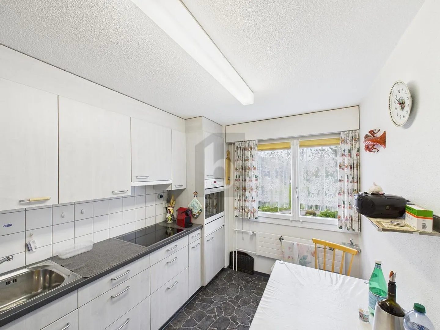 SPACIEUX DANS UN QUARTIER FAMILIAL - Photo 4 sur 6