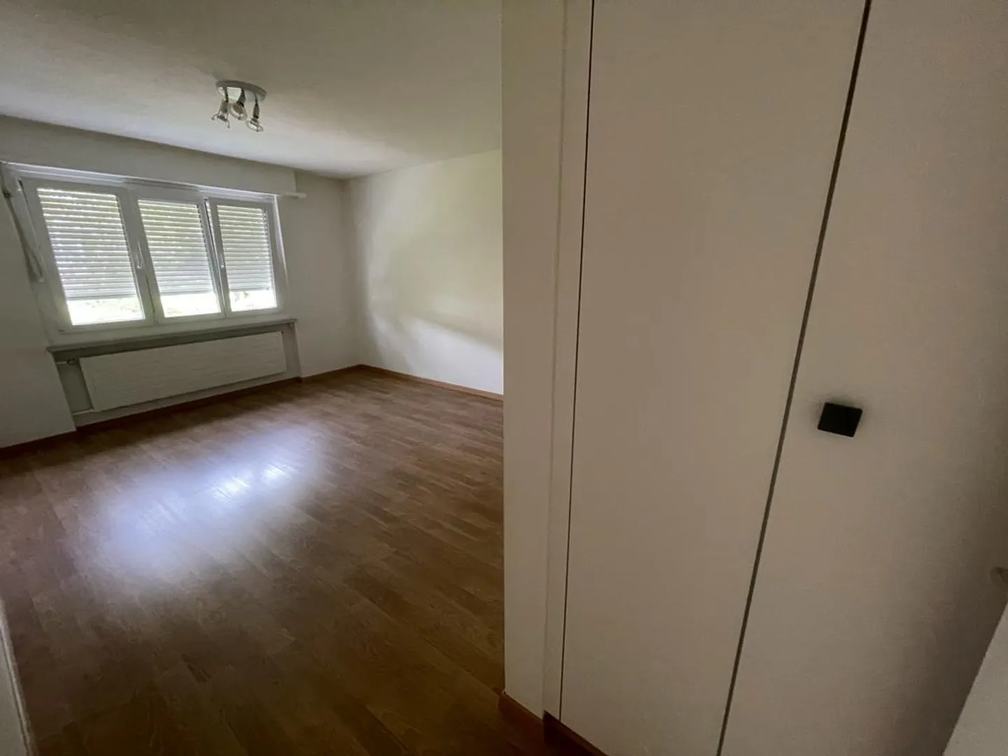 Helle und ruhig gelegene 4,5 Zimmer-Wohnung mit grossem Balkon - Foto 7 von 9