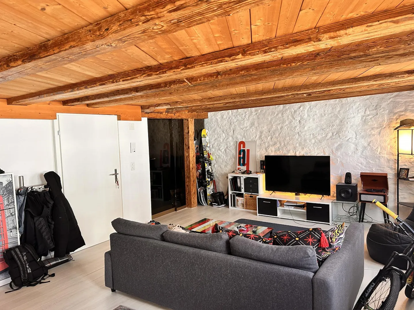 Impossible d'être plus central: Appartement individuel parfait de 2 pièces pour les navetteurs - Photo 5 sur 9