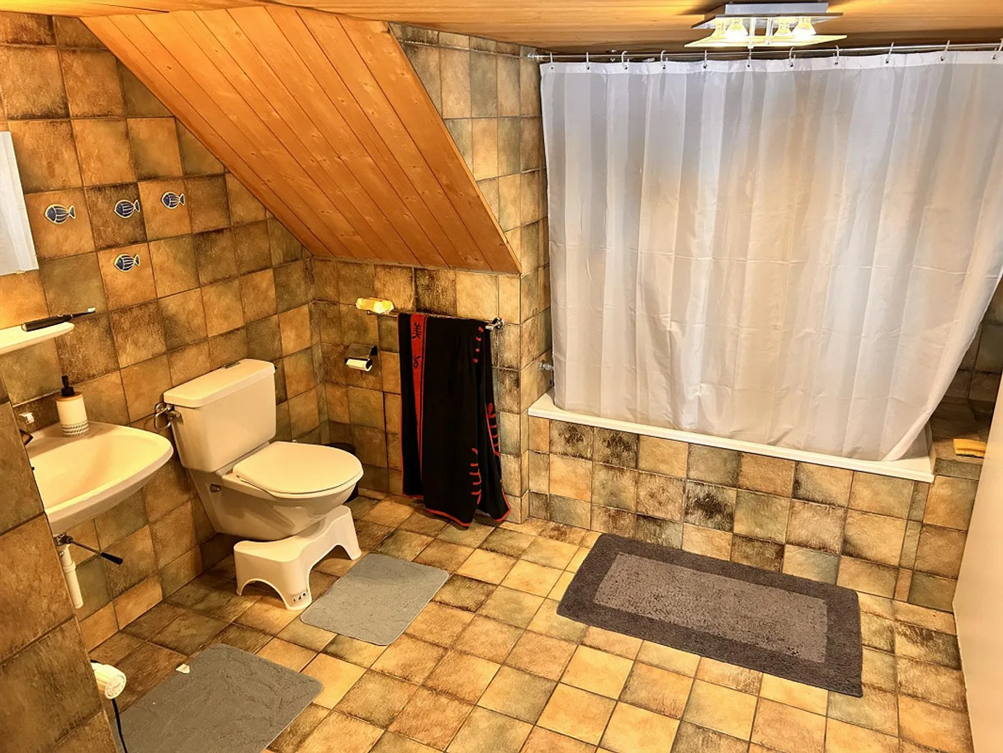 Impossible d'être plus central: Appartement individuel parfait de 2 pièces pour les navetteurs - Photo 7 sur 9