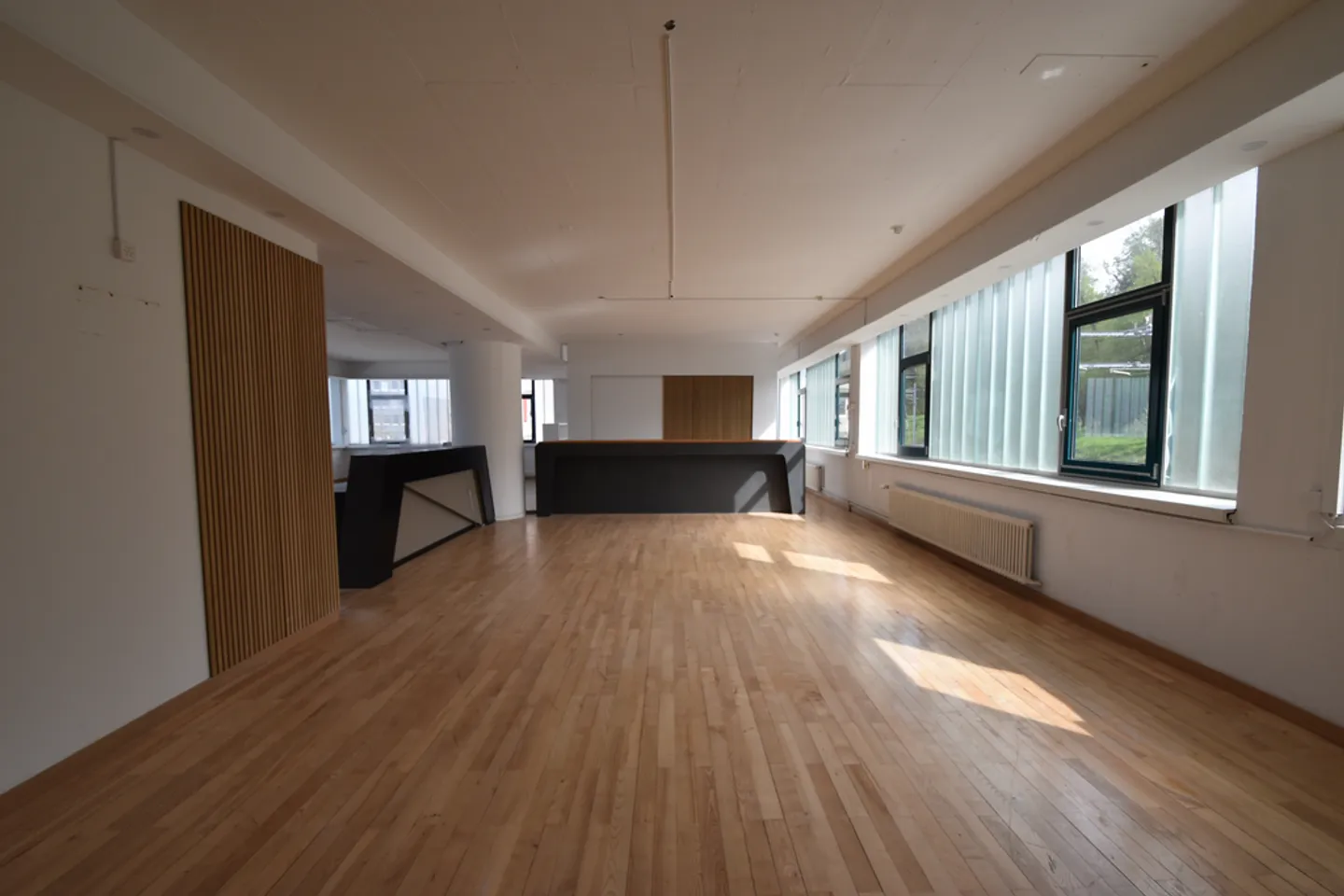 Espace de bureau/commercial attrayant de 198 m2 à Kloten - Photo 1 sur 7